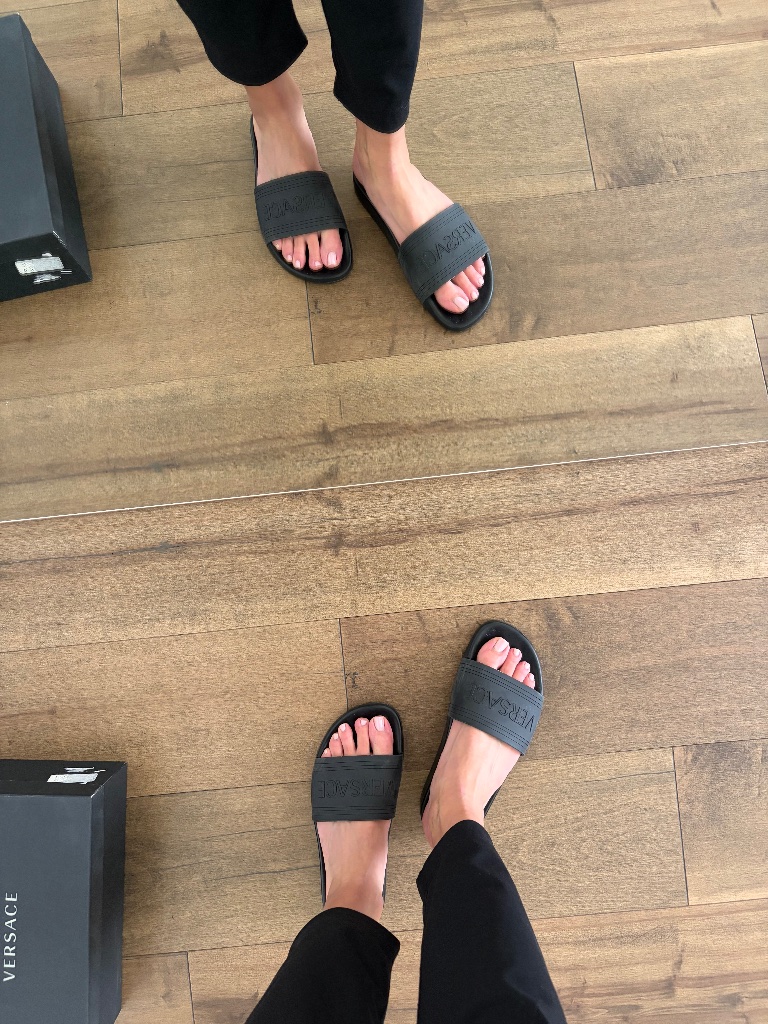 Versace Women’s Black Rubber Pool Slides Size 9 Worn Once With Box